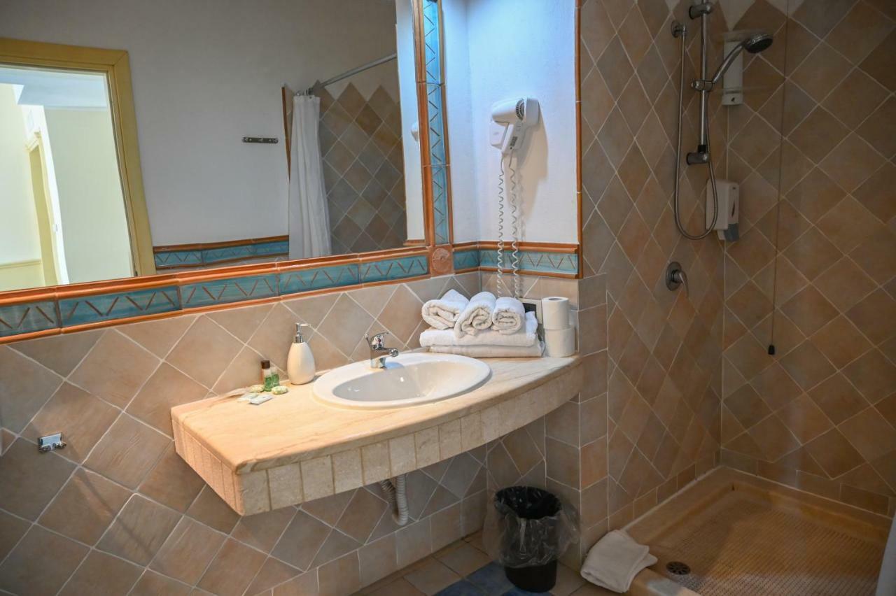 Hotel Baja Romantica Bosa Eksteriør bilde